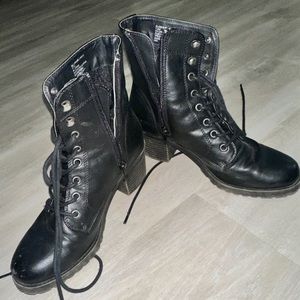 Women’s Black boots